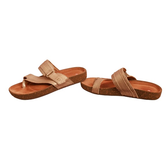 Clarks Women's Rosilla Durham Golden Toe Ring Sandals
Size 6 - Picture 4 of 5